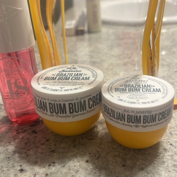 Sol De Janeiro Travel kit with bag Custom - Picture 3 of 7